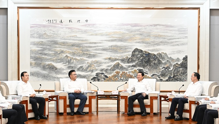 领导班子成员在沈阳拜会辽宁省委书记、省人大常委会主任郝鹏，省委副书记、省长李乐成